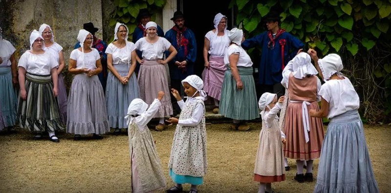 La Bourguignonne en représentation au 4e Festi'Val de Seine à l'abbaye d'Oigny